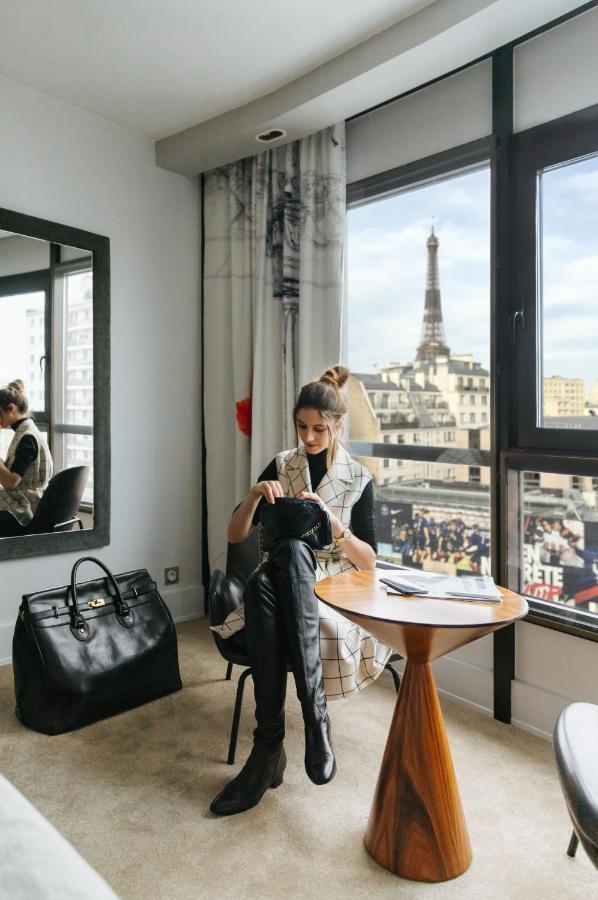 Double room Eiffel Tower view – 5th 6th floor