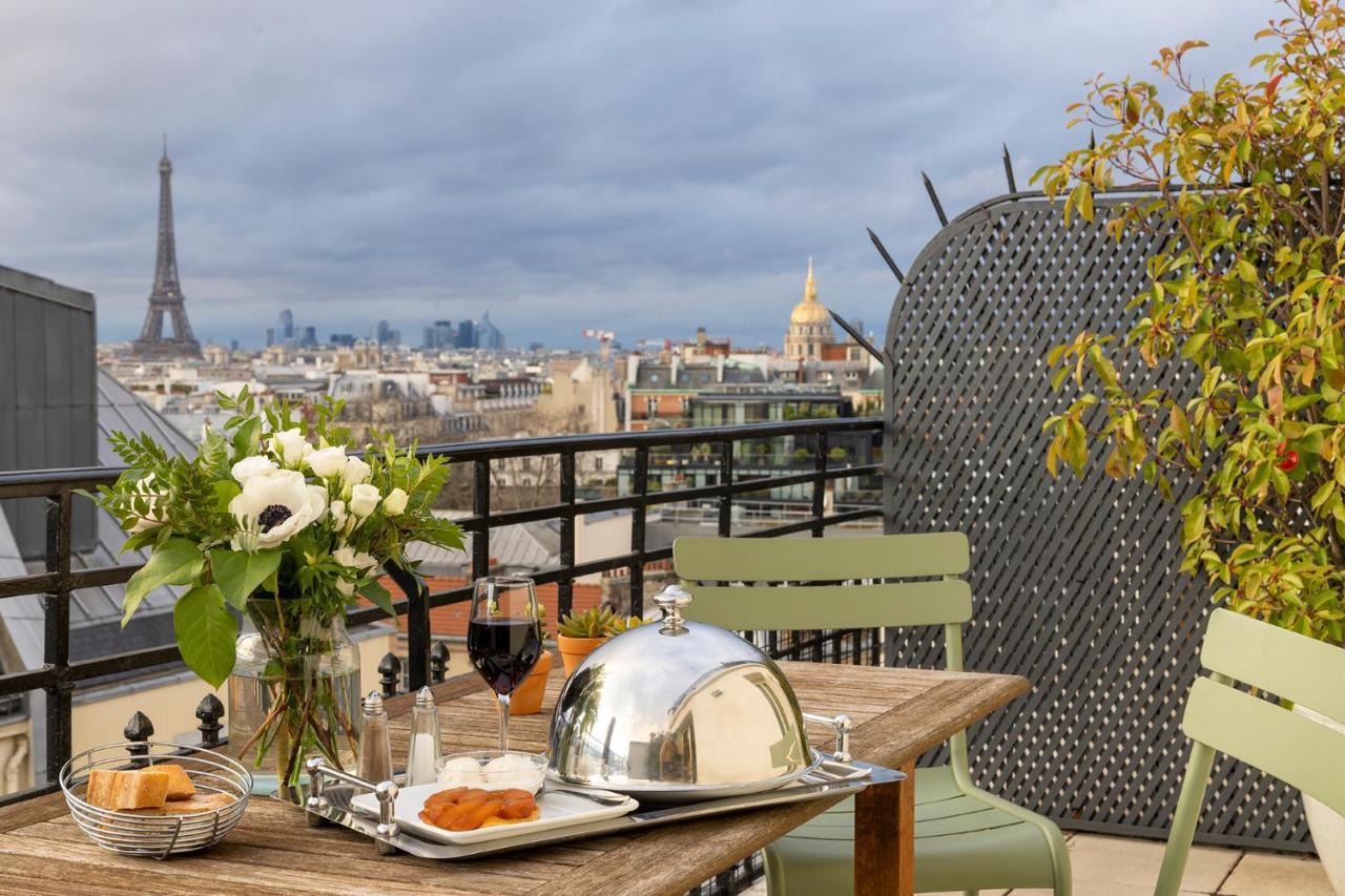 Superior Double Room with Terrace and Eiffel Tower View