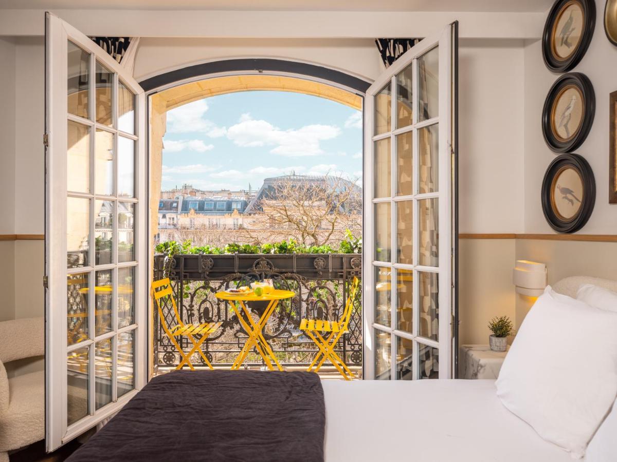 Comfort Double Room Balcony Paris View