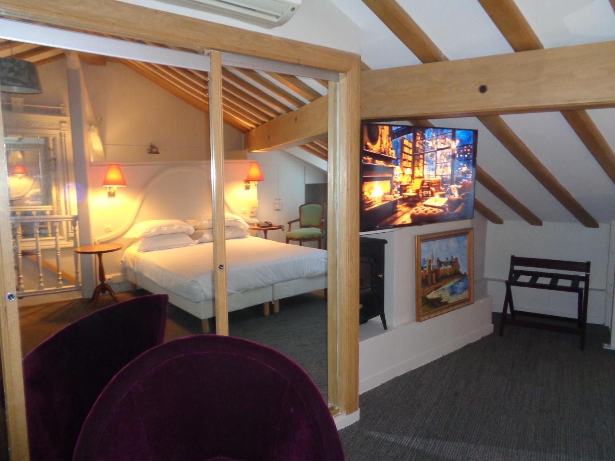 Superior Double Room View on Notre-Dame