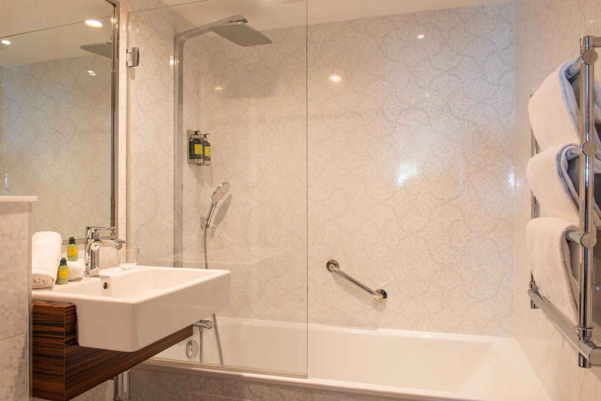 Privilege Triple Room courtyard or street view