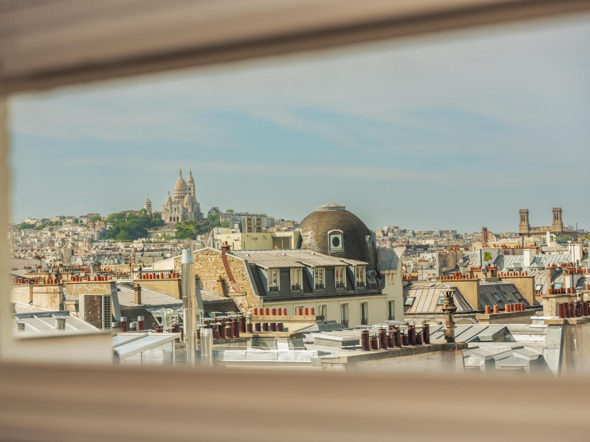 Cosy Room Balcony Paris View