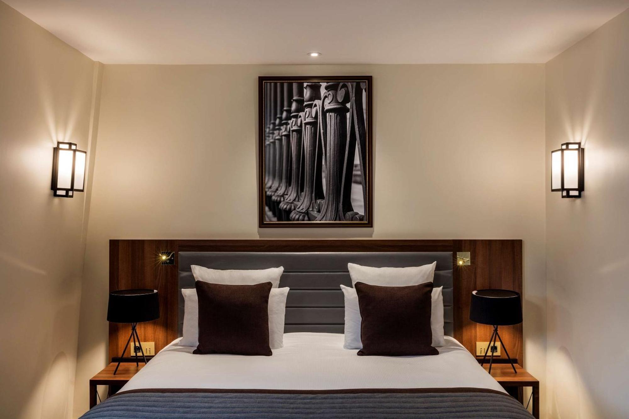 Superior King Room with King Bed