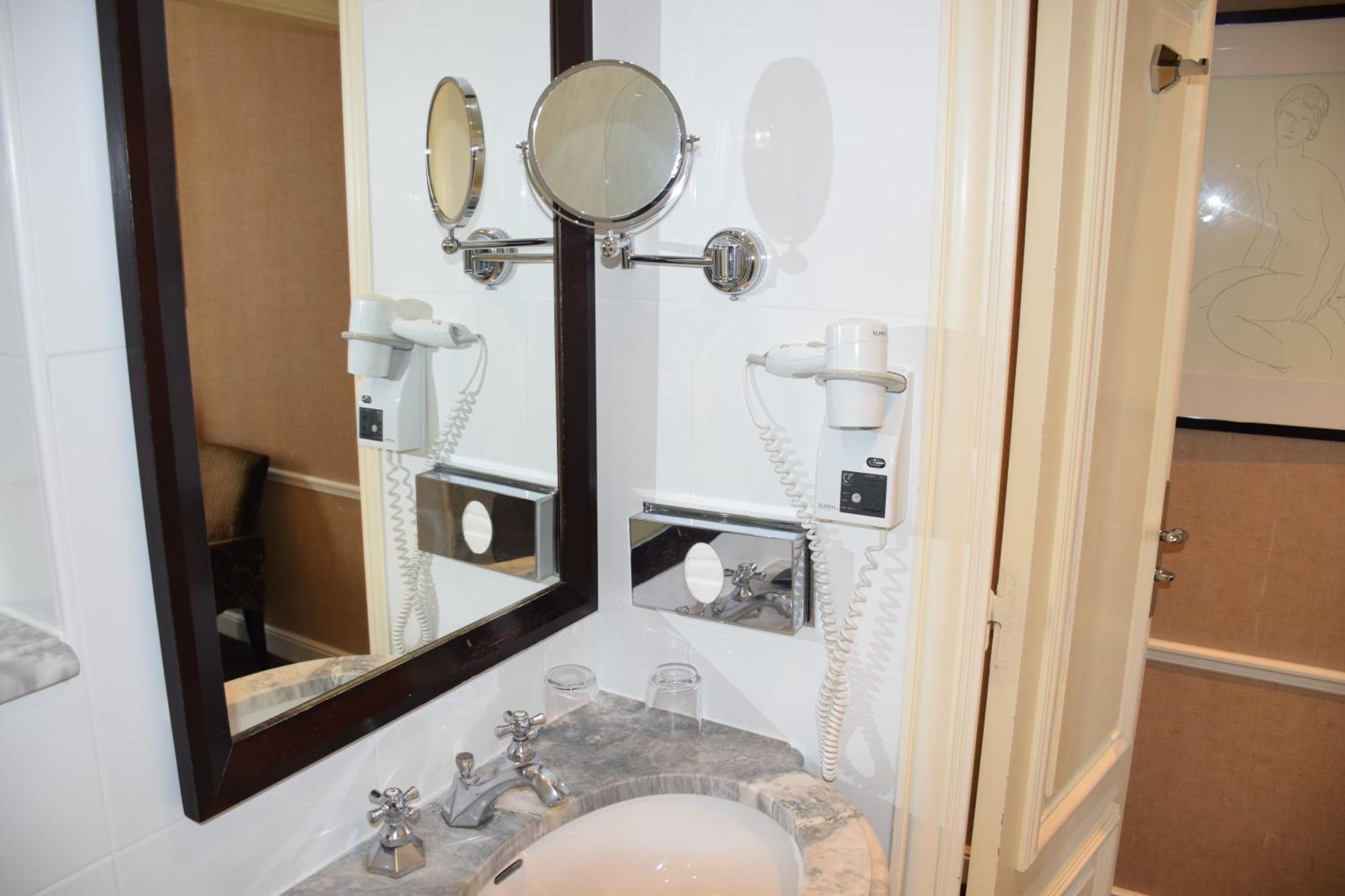 Junior Suite,1646887945:JPEG