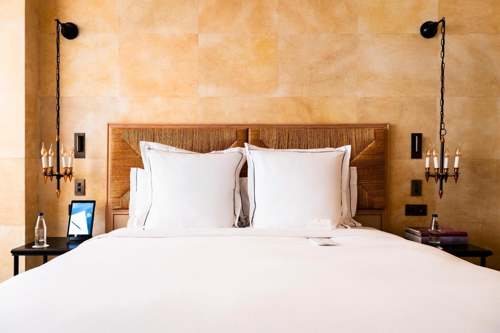 Deluxe Guest room 1 king
