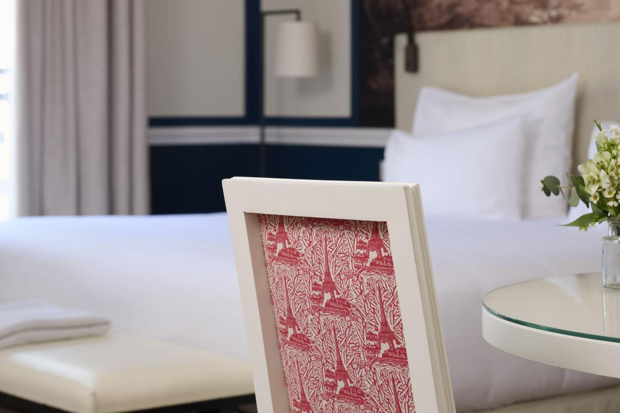 Deluxe King Suite