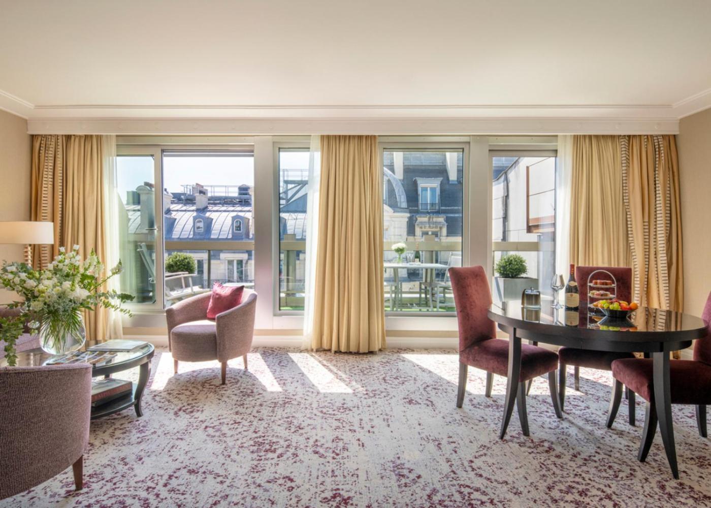Montaigne Suite