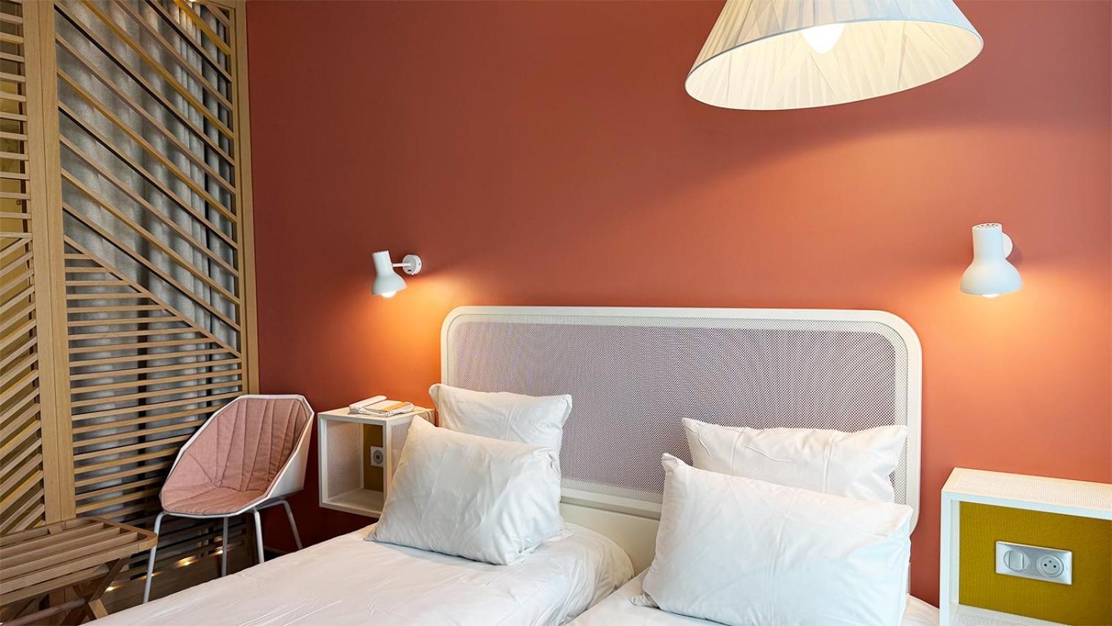 Twin Room,1765468423:JPEG