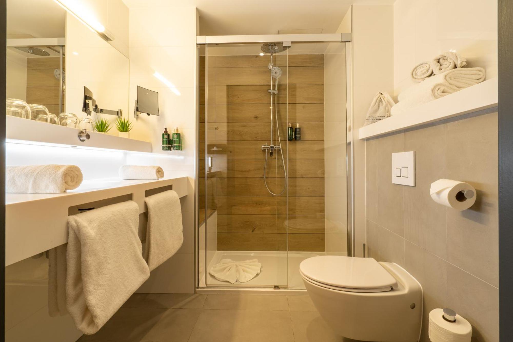 Family Room Shower
