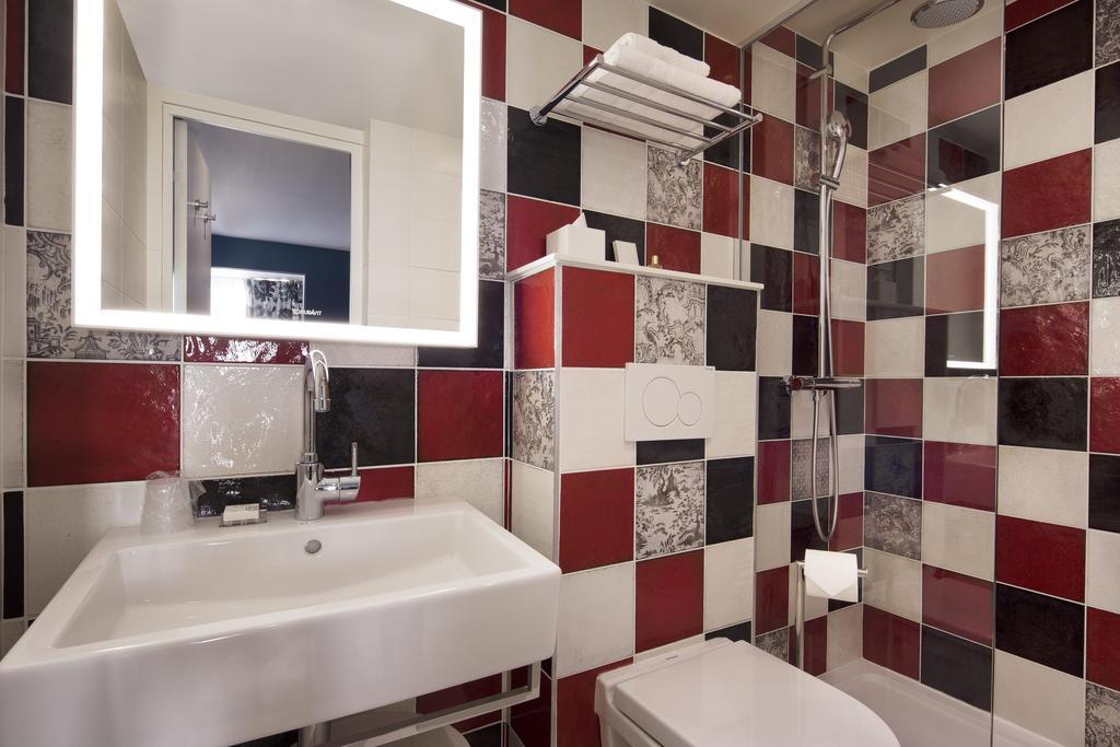 Double Room,437107218:JPEG