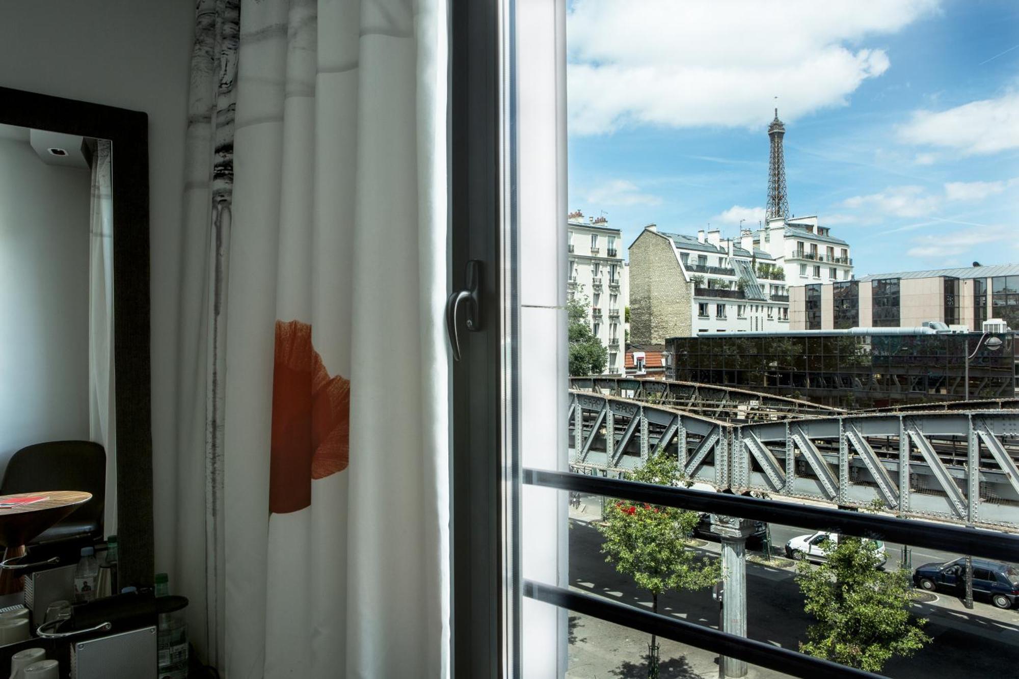 Privilege Room Eiffel Tower View 3rd 4th floor,1536724657:JPEG