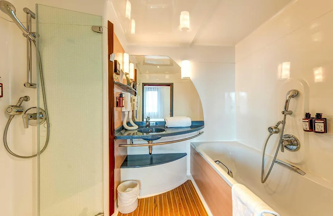 B&B Home Paris Nord 18Eme-1